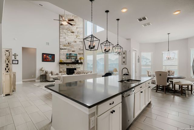 3163 DAISY MDW, New Braunfels, TX 78130