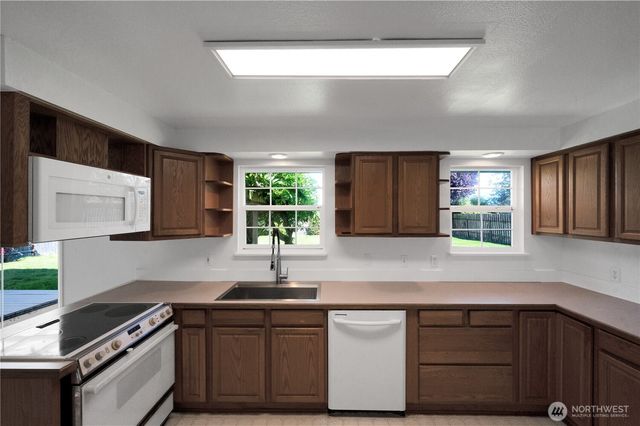 8947 Fruitdale Road, Sedro Woolley, WA 98284