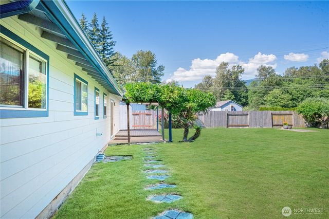 8947 Fruitdale Road, Sedro Woolley, WA 98284