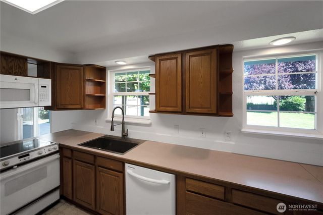 8947 Fruitdale Road, Sedro Woolley, WA 98284