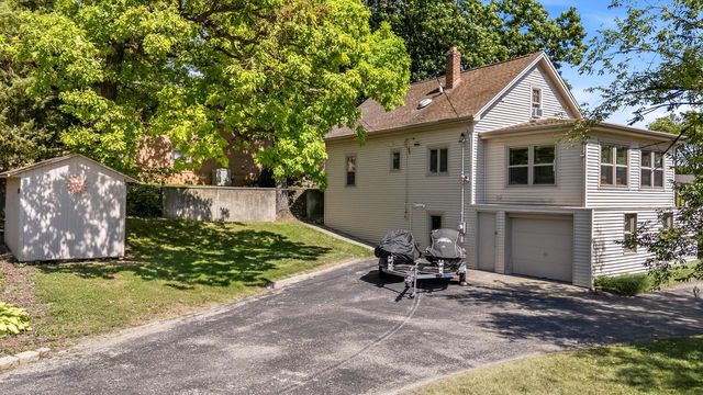 30421 Forest DRIVE, Burlington, WI 53105