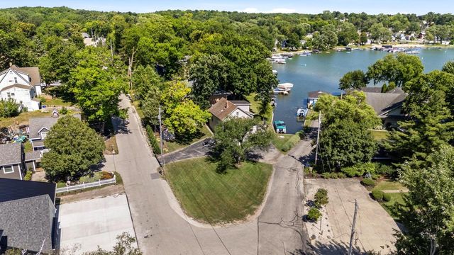30421 Forest DRIVE, Burlington, WI 53105