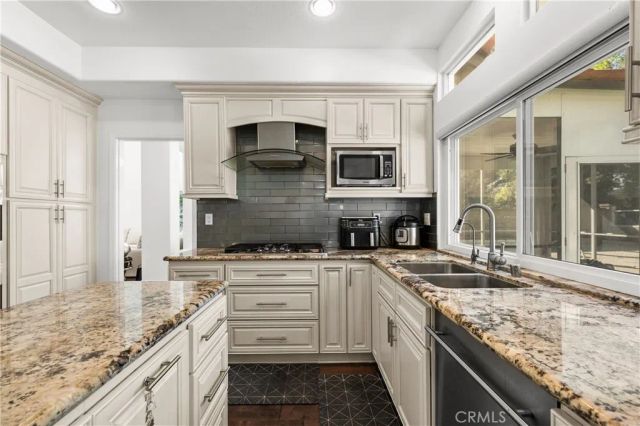 5585 Running Spring, Yorba Linda, CA 92887