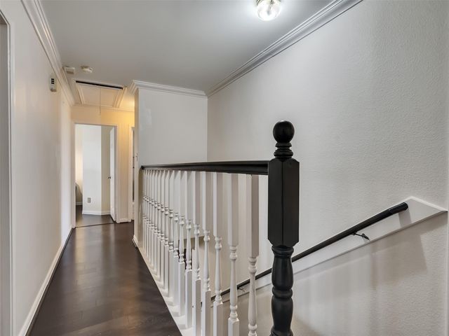 10811 Meadow Walk Lane, Houston, TX 77067