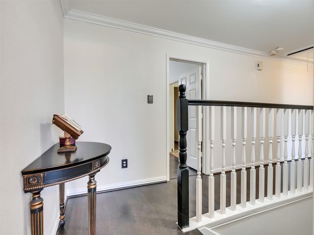 10811 Meadow Walk Lane, Houston, TX 77067