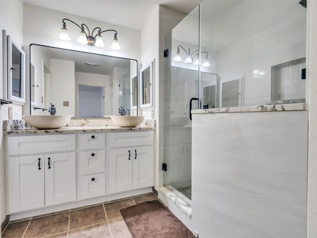 10811 Meadow Walk Lane, Houston, TX 77067