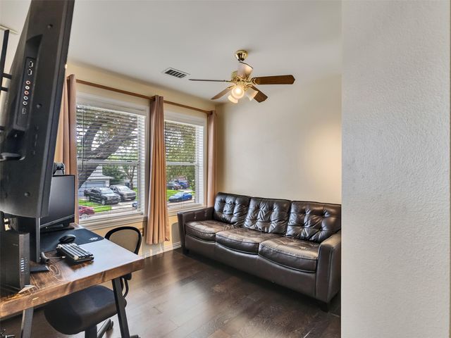 10811 Meadow Walk Lane, Houston, TX 77067