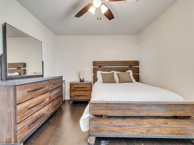 10811 Meadow Walk Lane, Houston, TX 77067