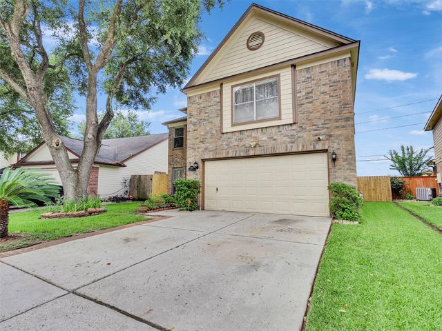 10811 Meadow Walk Lane, Houston, TX 77067