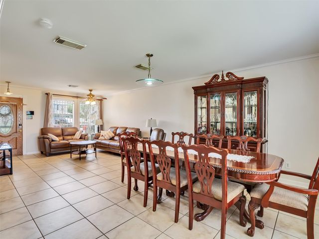 10811 Meadow Walk Lane, Houston, TX 77067