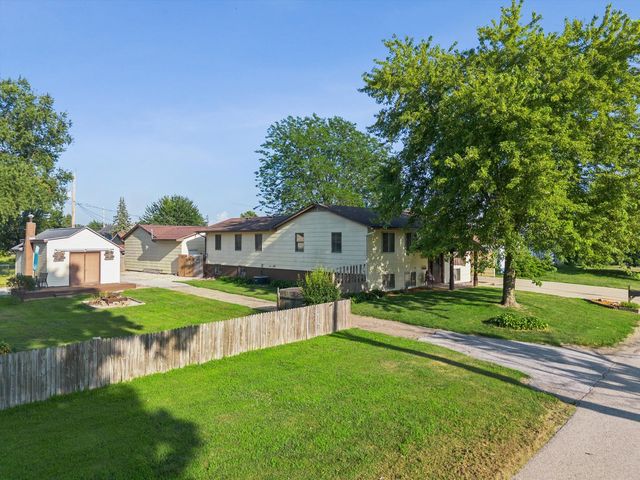 710 3rd Street, Colona, IL 61241