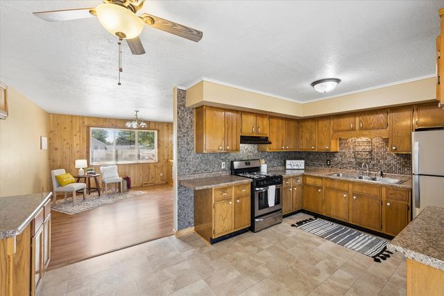 710 3rd Street, Colona, IL 61241