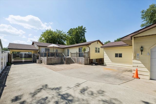 710 3rd Street, Colona, IL 61241