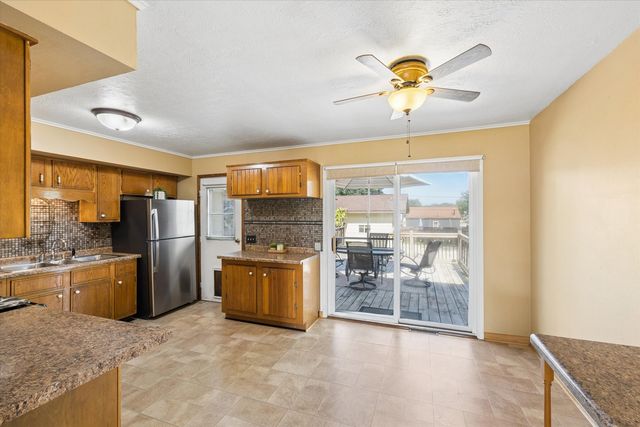 710 3rd Street, Colona, IL 61241