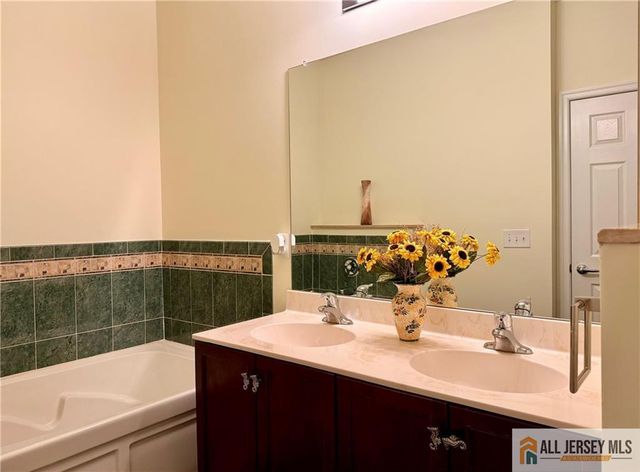 5201 Schindler Drive, South Brunswick, NJ 08852