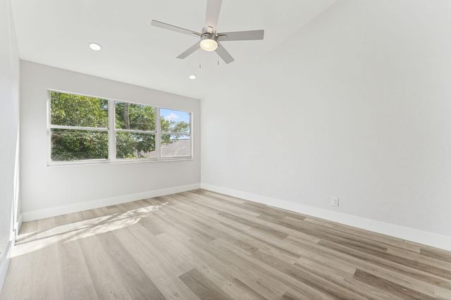 31 Swallow Drive, Boynton Beach, FL 33436