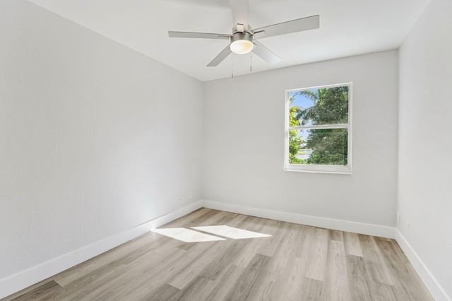 31 Swallow Drive, Boynton Beach, FL 33436