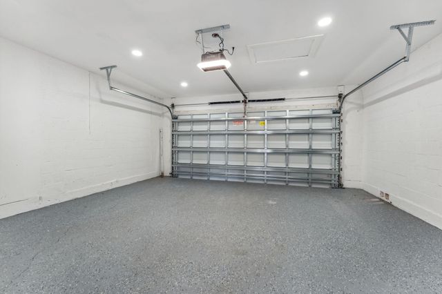 31 Swallow Drive, Boynton Beach, FL 33436