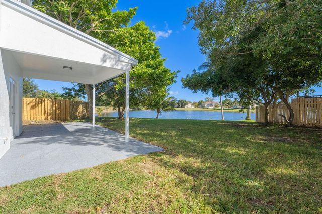 31 Swallow Drive, Boynton Beach, FL 33436