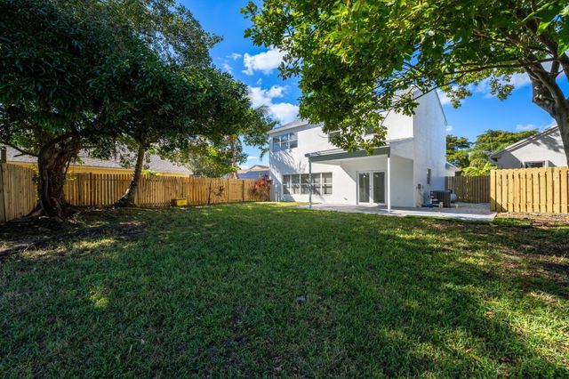 31 Swallow Drive, Boynton Beach, FL 33436