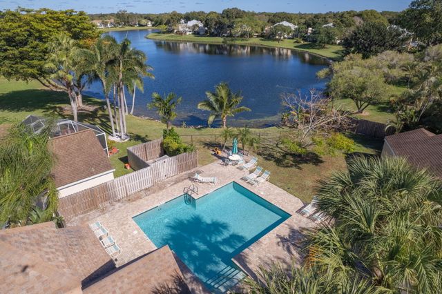 31 Swallow Drive, Boynton Beach, FL 33436