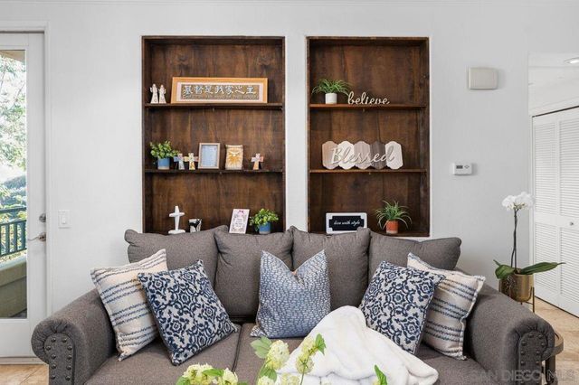 12366 Carmel Country Rd 207, San Diego, CA 92130