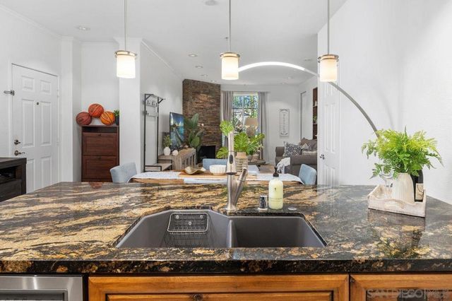 12366 Carmel Country Rd 207, San Diego, CA 92130