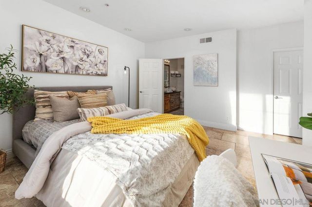 12366 Carmel Country Rd 207, San Diego, CA 92130