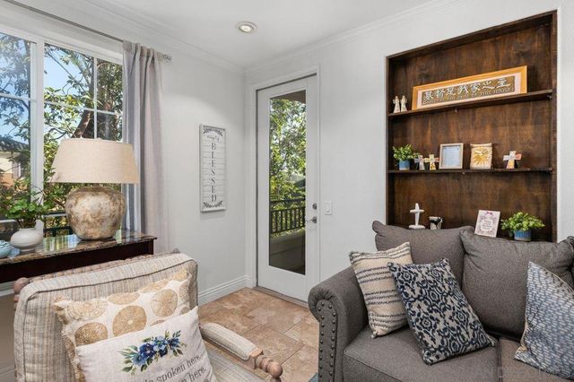 12366 Carmel Country Rd 207, San Diego, CA 92130