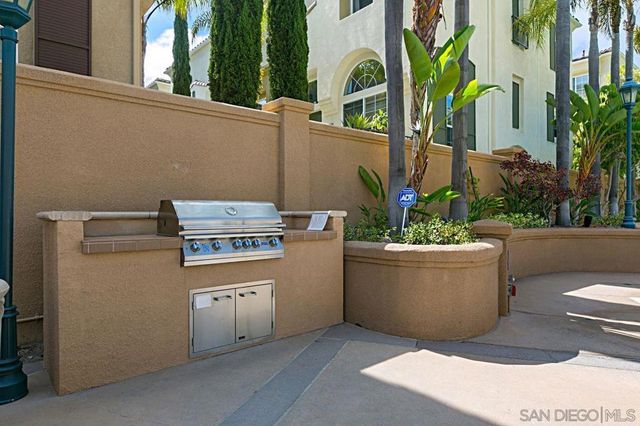 12366 Carmel Country Rd 207, San Diego, CA 92130