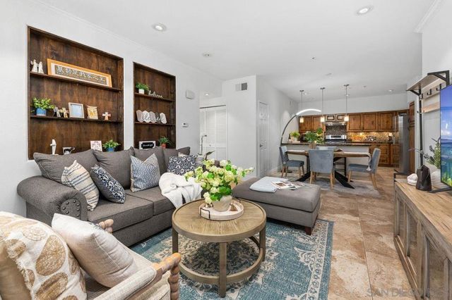 12366 Carmel Country Rd 207, San Diego, CA 92130