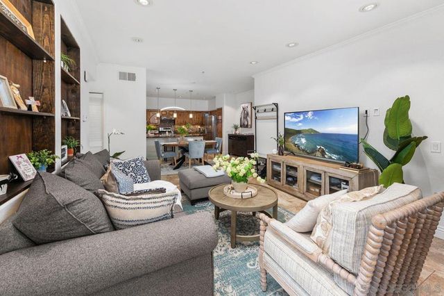 12366 Carmel Country Rd 207, San Diego, CA 92130