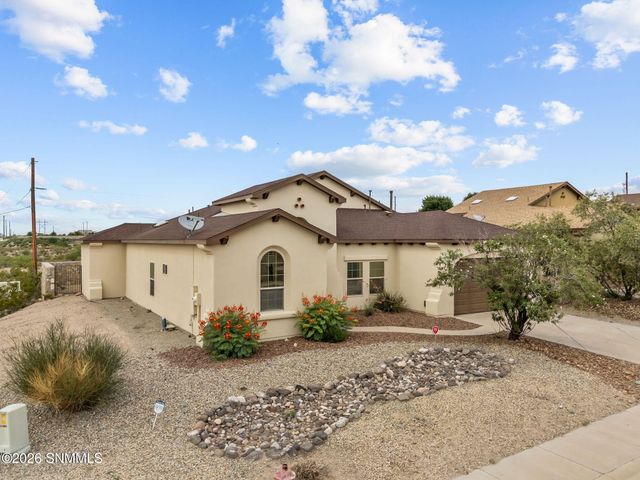 3005 Agua Ladoso Avenue, Las Cruces, NM 88012