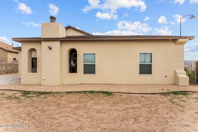 3005 Agua Ladoso Avenue, Las Cruces, NM 88012