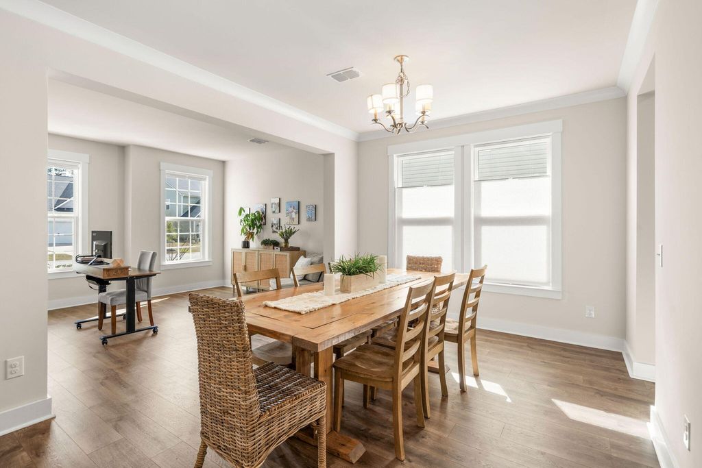 Image 10 of property listing at 130 Wappoo Trace Lane, Summerville, SC 29486