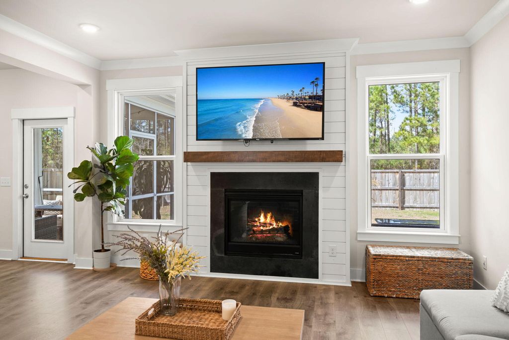 Image 15 of property listing at 130 Wappoo Trace Lane, Summerville, SC 29486