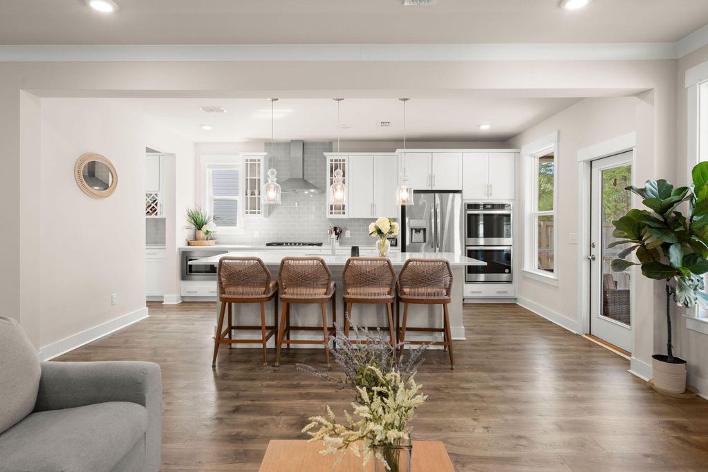 Image 18 of property listing at 130 Wappoo Trace Lane, Summerville, SC 29486