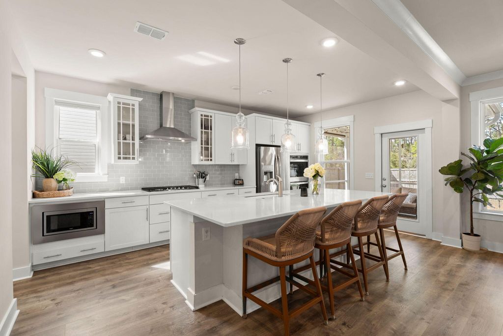 Image 19 of property listing at 130 Wappoo Trace Lane, Summerville, SC 29486