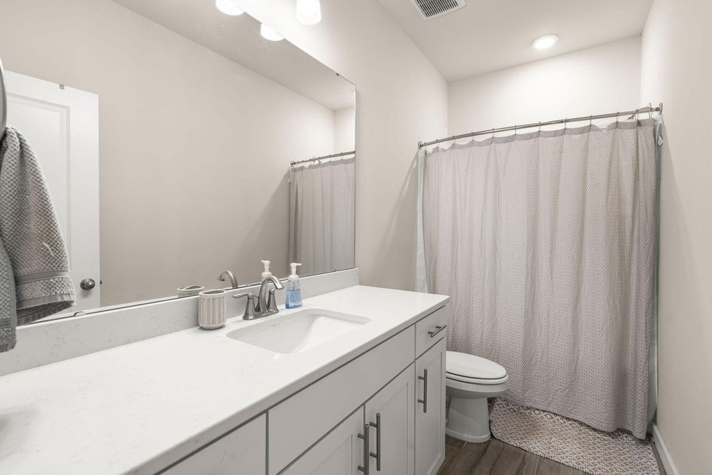 Image 33 of property listing at 130 Wappoo Trace Lane, Summerville, SC 29486