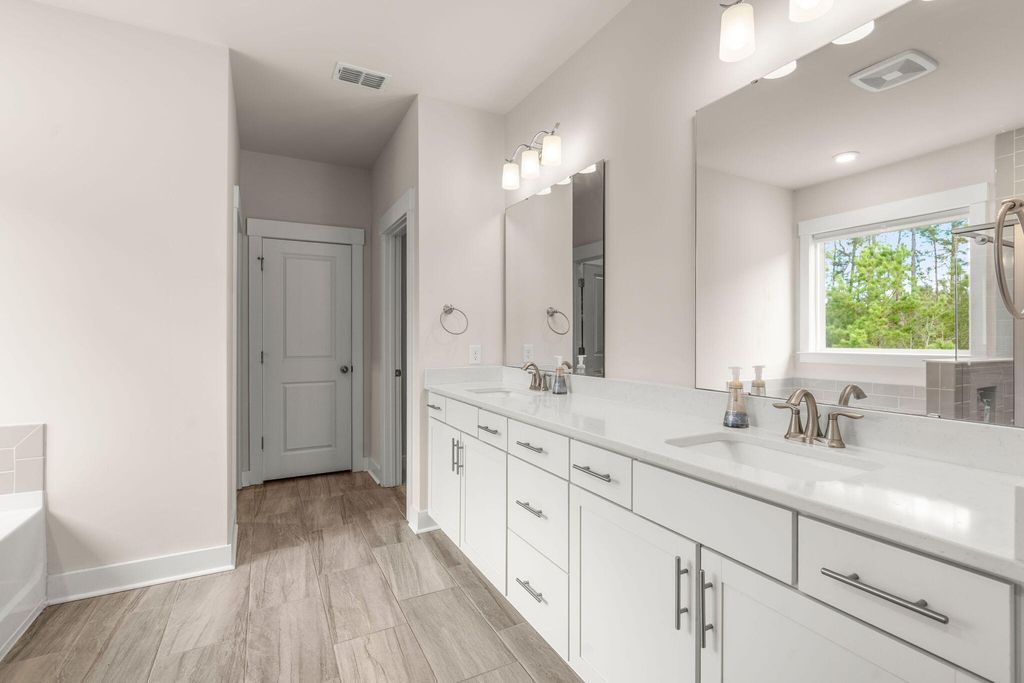 Image 41 of property listing at 130 Wappoo Trace Lane, Summerville, SC 29486