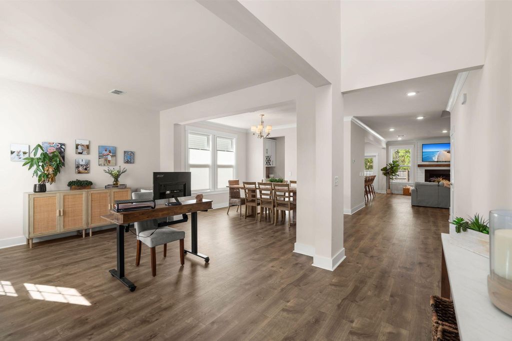 Image 7 of property listing at 130 Wappoo Trace Lane, Summerville, SC 29486