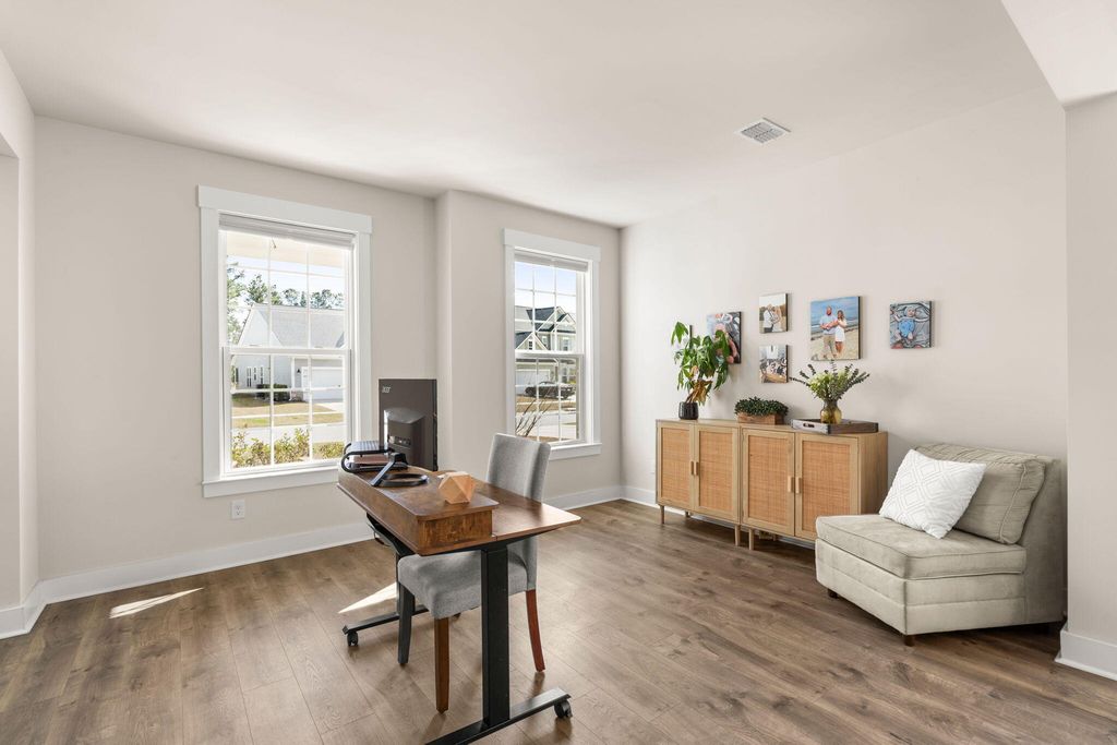 Image 9 of property listing at 130 Wappoo Trace Lane, Summerville, SC 29486