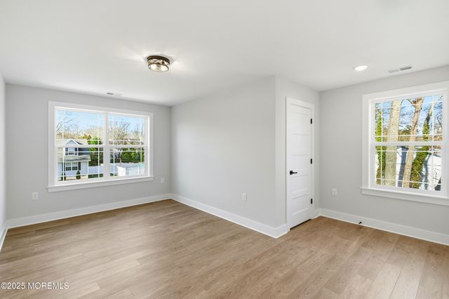 421 Roland Avenue, Bayville, NJ 08721