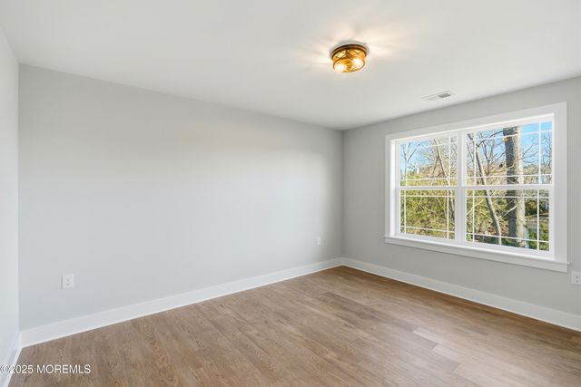 421 Roland Avenue, Bayville, NJ 08721