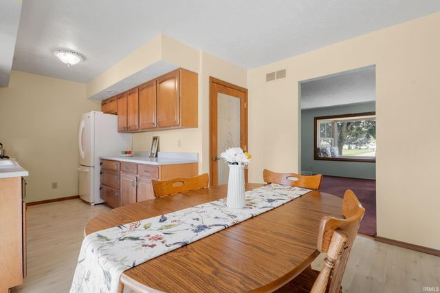 57302 Peggy Drive, South Bend, IN 46619