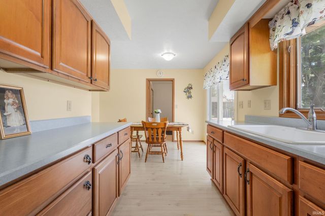 57302 Peggy Drive, South Bend, IN 46619