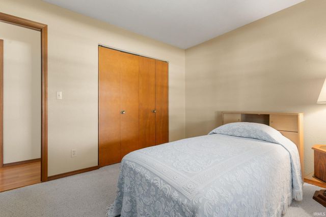 57302 Peggy Drive, South Bend, IN 46619