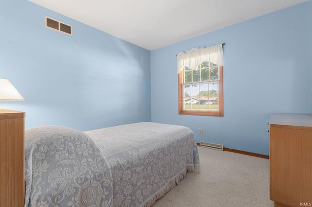 57302 Peggy Drive, South Bend, IN 46619