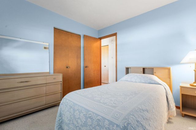57302 Peggy Drive, South Bend, IN 46619