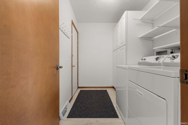57302 Peggy Drive, South Bend, IN 46619